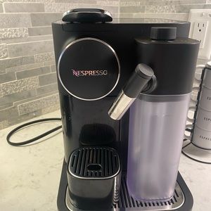 Nespresso Gran Lattissmia Machine